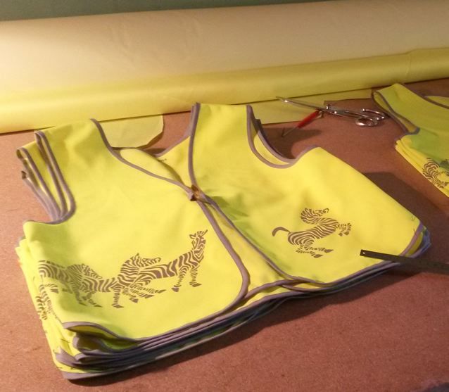 gilet de sécurité pour enfant - chasuble jaune fluo pour l'école